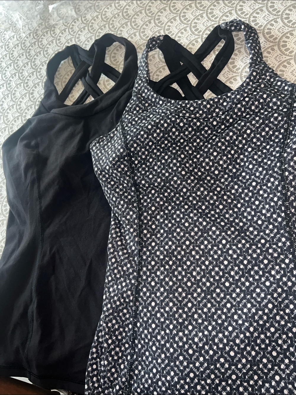 lululemon athletica Black & Navy Geometric Crisscross Tank Top - Women
